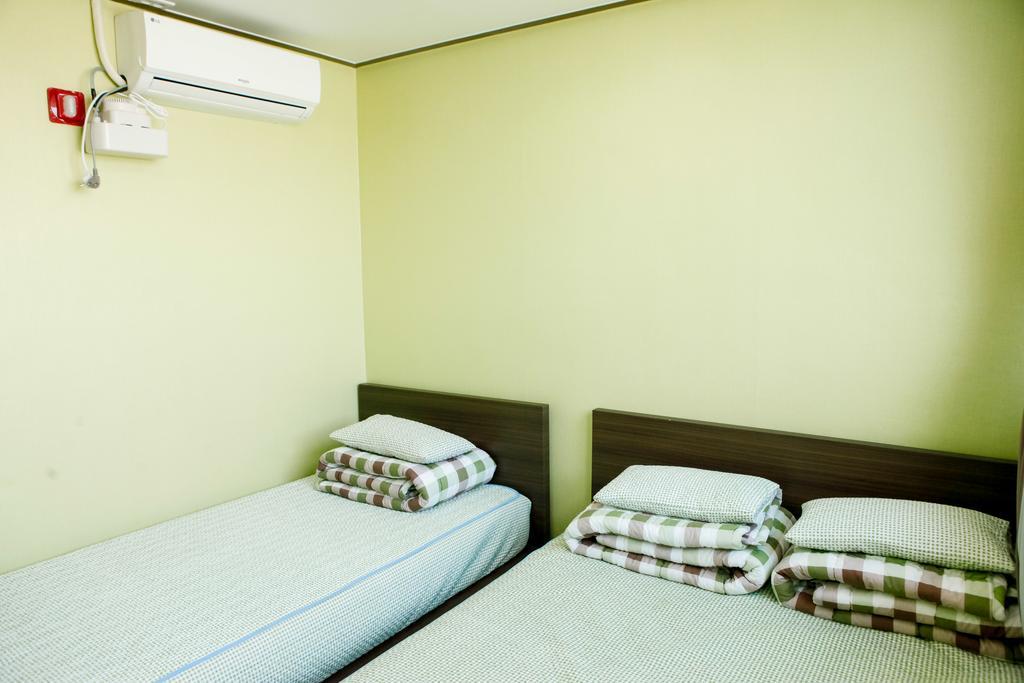 Jini Guesthouse Пусан Экстерьер фото